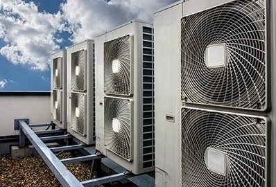 Montazh kondicionerov i sistem ventilyacii